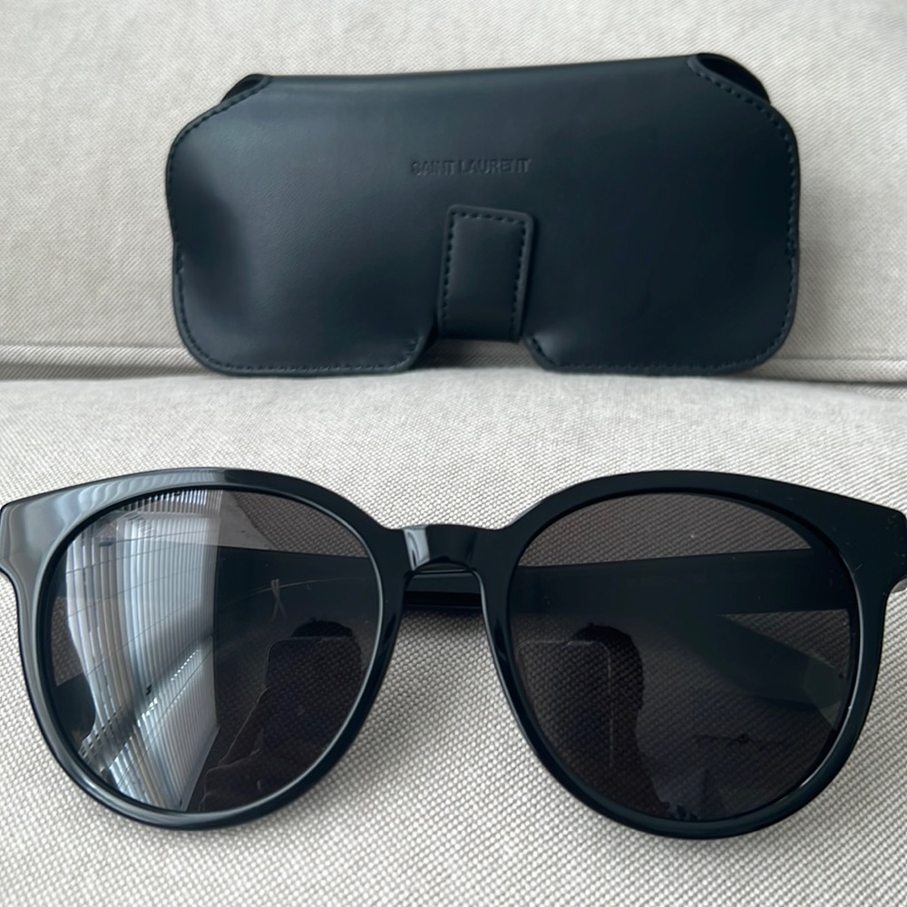 Brand NEW! 56mm Best Oval Sunglasses
SAINT LAURENT